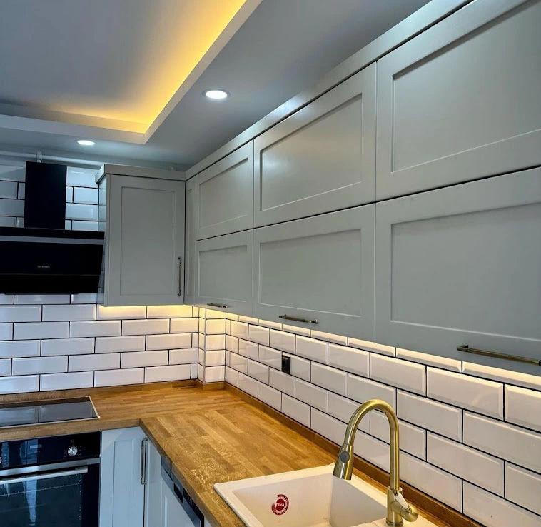 Mat Gri Membran ve Ahşap Kontrastlı Kapaklar (Cilalı CNC Kesim Lake Kapak)